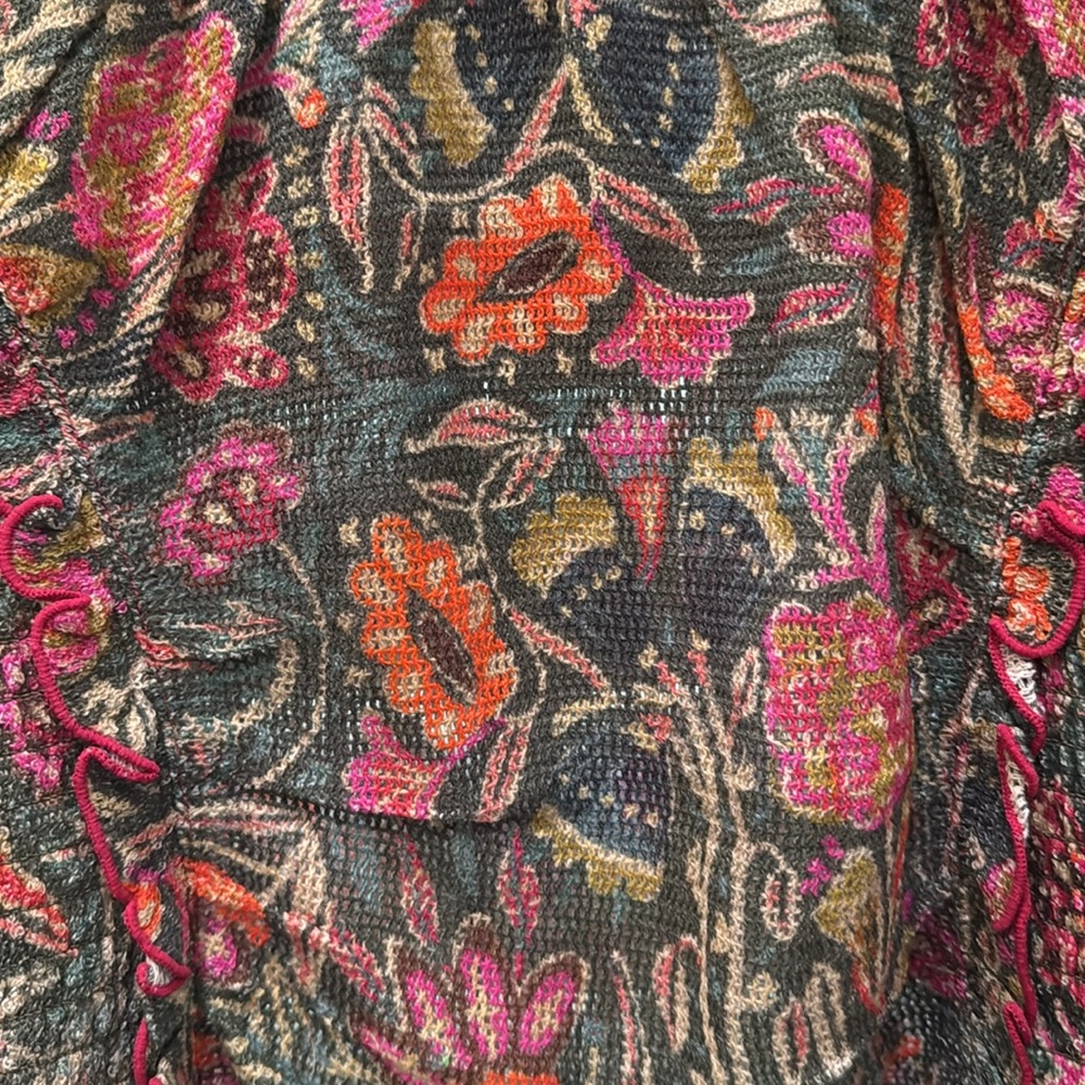 NATURAL LIFE Ruffle Floral Top - Picture 5 of 5